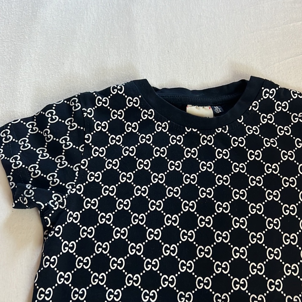 Gucci - Picture 2 of 2